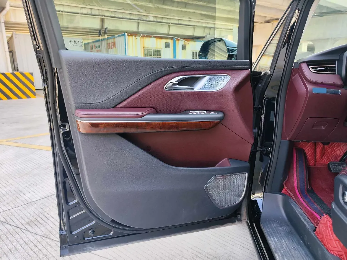 2023 HongQi HQ9 2.0T 252HP L4 8AT,autocango,china used car exporter,china ev exporter,chinese used car exporter,chinese used ev exporter