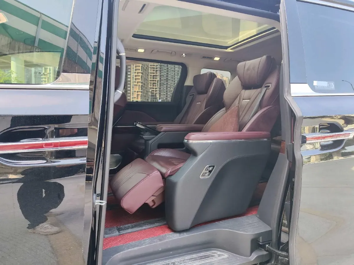 2023 HongQi HQ9 2.0T 252HP L4 8AT,autocango,china used car exporter,china ev exporter,chinese used car exporter,chinese used ev exporter