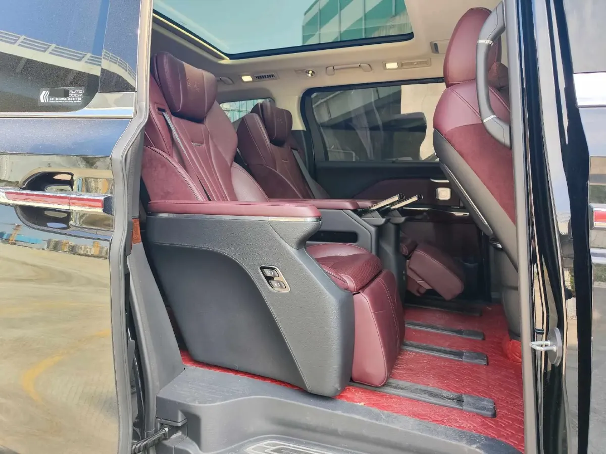 2023 HongQi HQ9 2.0T 252HP L4 8AT,autocango,china used car exporter,china ev exporter,chinese used car exporter,chinese used ev exporter