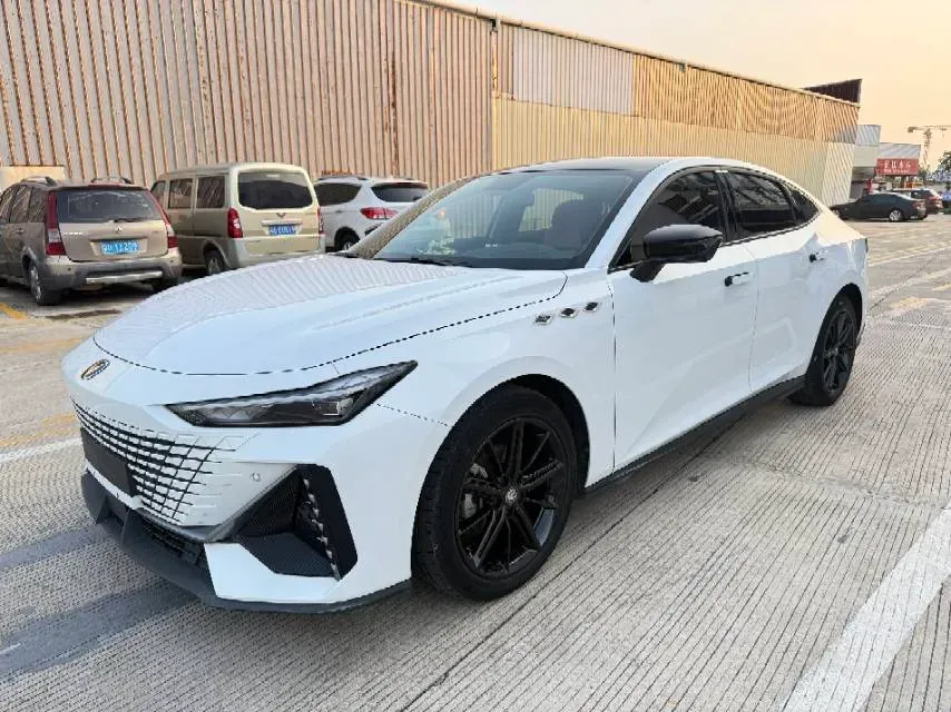 2022 ChangAn UNI-V 1.5T 188HP L4 7DCT,autocango,china used car exporter,china ev exporter,chinese used car exporter,chinese used ev exporter