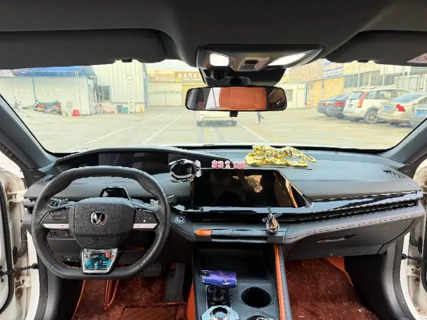 2022 ChangAn UNI-V 1.5T 188HP L4 7DCT,autocango,china used car exporter,china ev exporter,chinese used car exporter,chinese used ev exporter