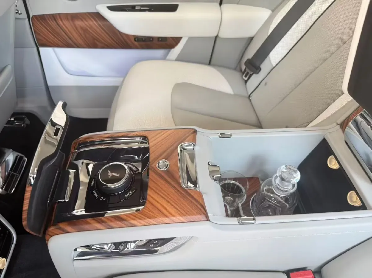 2020 Rolls-Royce Cullinan 6.7T 600HP V12 8AT,autocango,china used car exporter,china ev exporter,chinese used car exporter,chinese used ev exporter