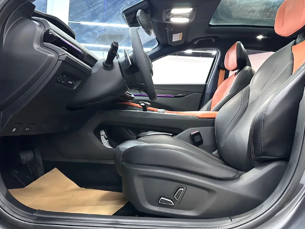 2022 ChangAn UNI-V 1.5T 188HP L4 7DCT,autocango,china used car exporter,china ev exporter,chinese used car exporter,chinese used ev exporter