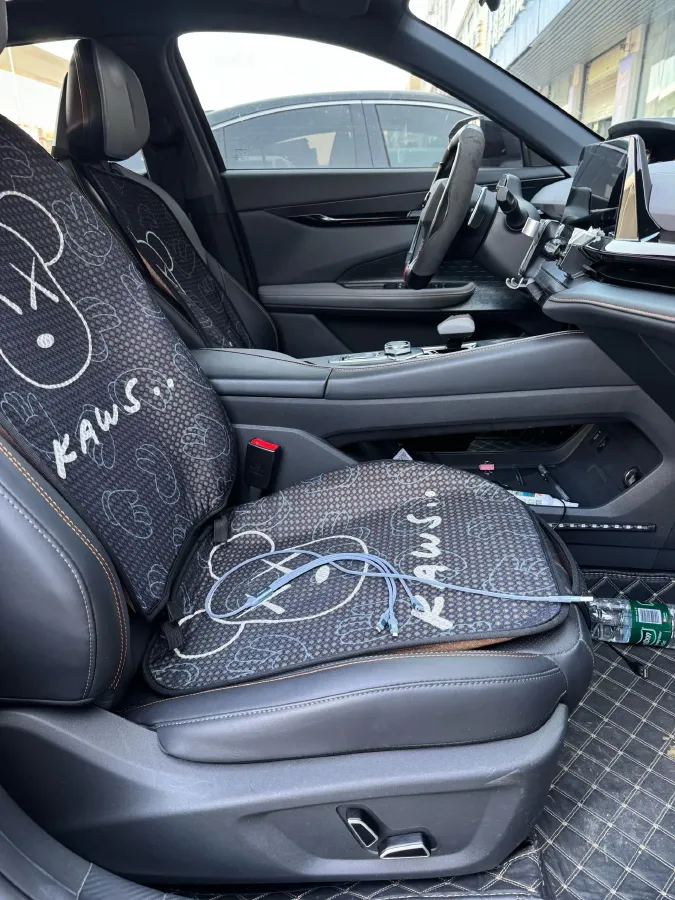 2022 ChangAn UNI-V 1.5T 188HP L4 7DCT,autocango,china used car exporter,china ev exporter,chinese used car exporter,chinese used ev exporter