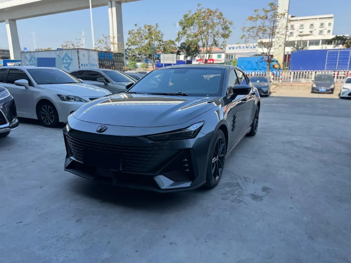 2022 ChangAn UNI-V 1.5T 188HP L4 7DCT,autocango,china used car exporter,china ev exporter,chinese used car exporter,chinese used ev exporter