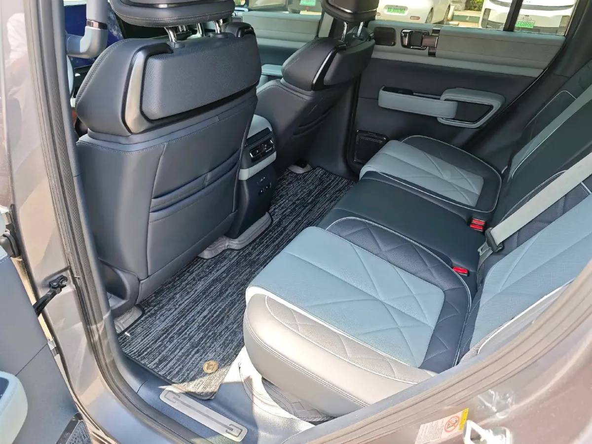 2023 FangChengBao Bao 5 1.5T 194HP L4 E-CVT PHEV 31.8KWH,autocango,china used car exporter,china ev exporter,chinese used car exporter,chinese used ev exporter