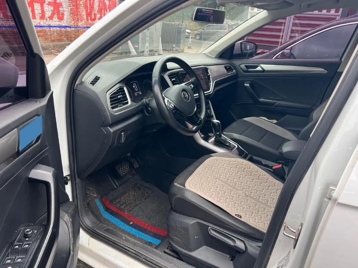 2020 Volkswagen T-Roc 1.4T 150HP L4 7DCT,autocango,china used car exporter,china ev exporter,chinese used car exporter,chinese used ev exporter