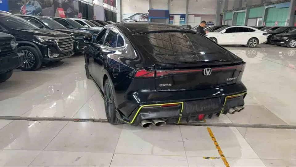 2023 ChangAn UNI-V 1.5T 188HP L4 7DCT,autocango,china used car exporter,china ev exporter,chinese used car exporter,chinese used ev exporter