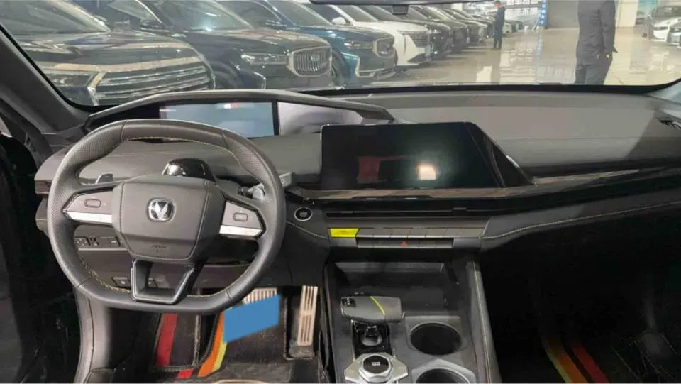 2023 ChangAn UNI-V 1.5T 188HP L4 7DCT,autocango,china used car exporter,china ev exporter,chinese used car exporter,chinese used ev exporter