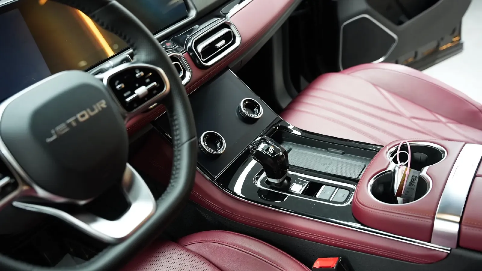 2025 Jetour X70 Plus 1.5T 184HP L4 7DCT,autocango,china used car exporter,china ev exporter,chinese used car exporter,chinese used ev exporter