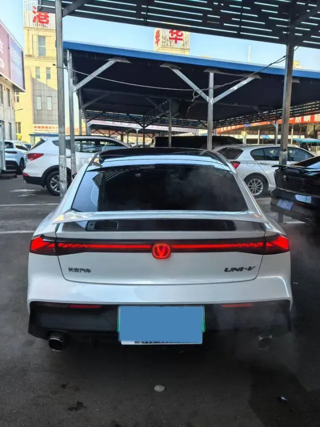 2023 ChangAn UNI-V iDD 1.5T 170HP L4 6TCT PHEV 18.4KWH,autocango,china used car exporter,china ev exporter,chinese used car exporter,chinese used ev exporter