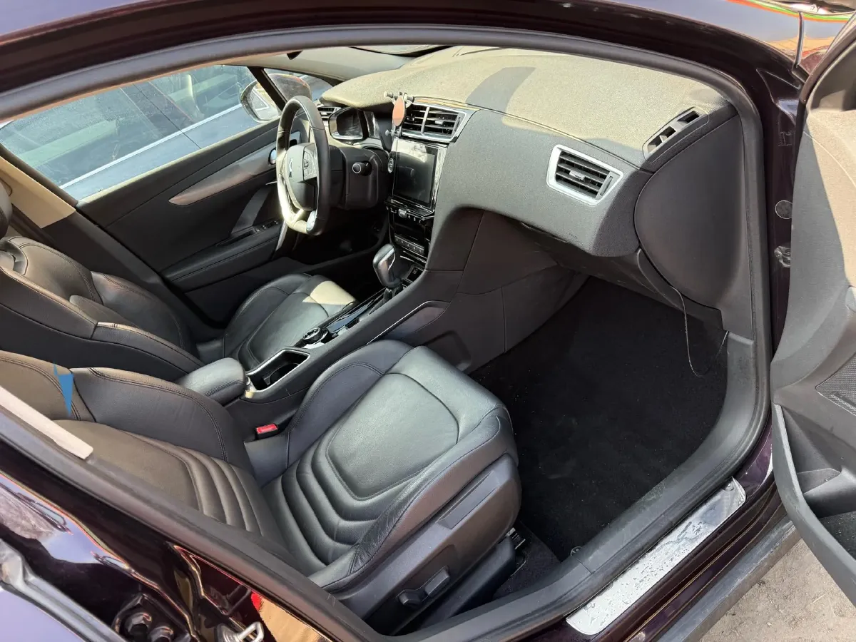 2018 DS 6 1.6T 167HP L4 6AT,autocango,china used car exporter,china ev exporter,chinese used car exporter,chinese used ev exporter