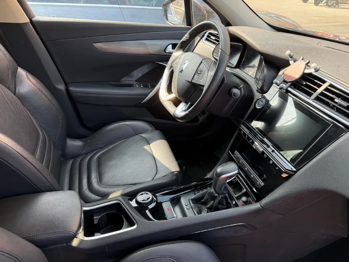 2018 DS 6 1.6T 167HP L4 6AT,autocango,china used car exporter,china ev exporter,chinese used car exporter,chinese used ev exporter