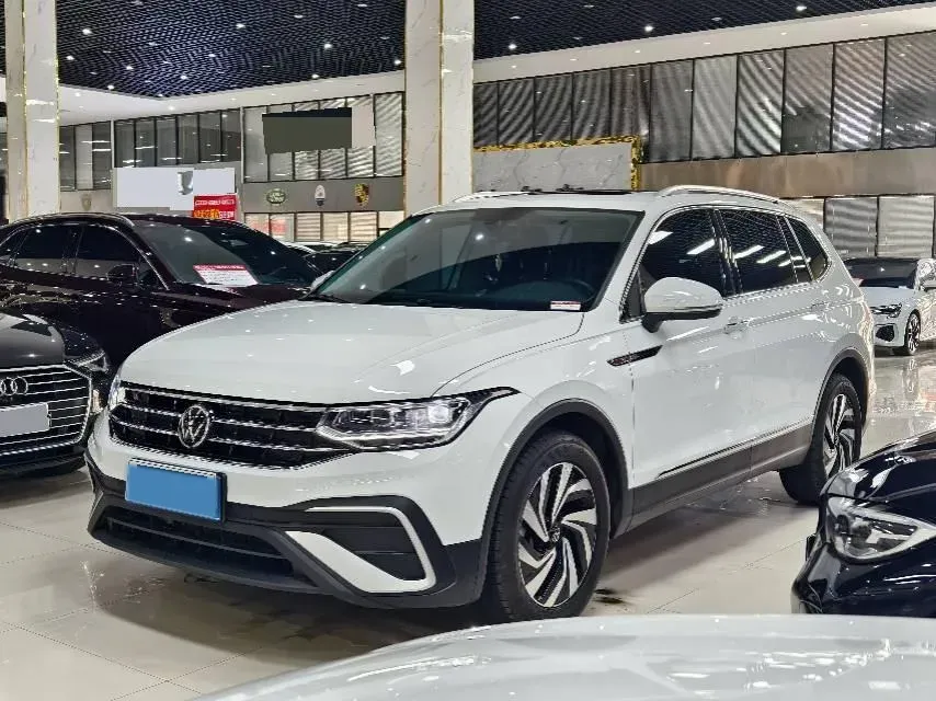 2023 Volkswagen Tiguan L 1.5T 160HP L4 7DCT,autocango,china used car exporter,china ev exporter,chinese used car exporter,chinese used ev exporter