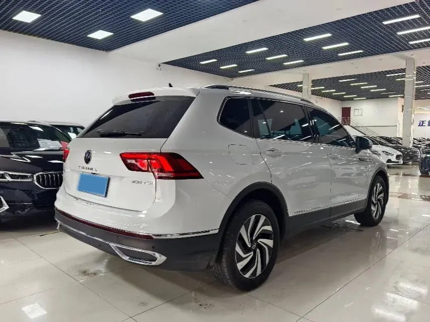 2023 Volkswagen Tiguan L 1.5T 160HP L4 7DCT,autocango,china used car exporter,china ev exporter,chinese used car exporter,chinese used ev exporter