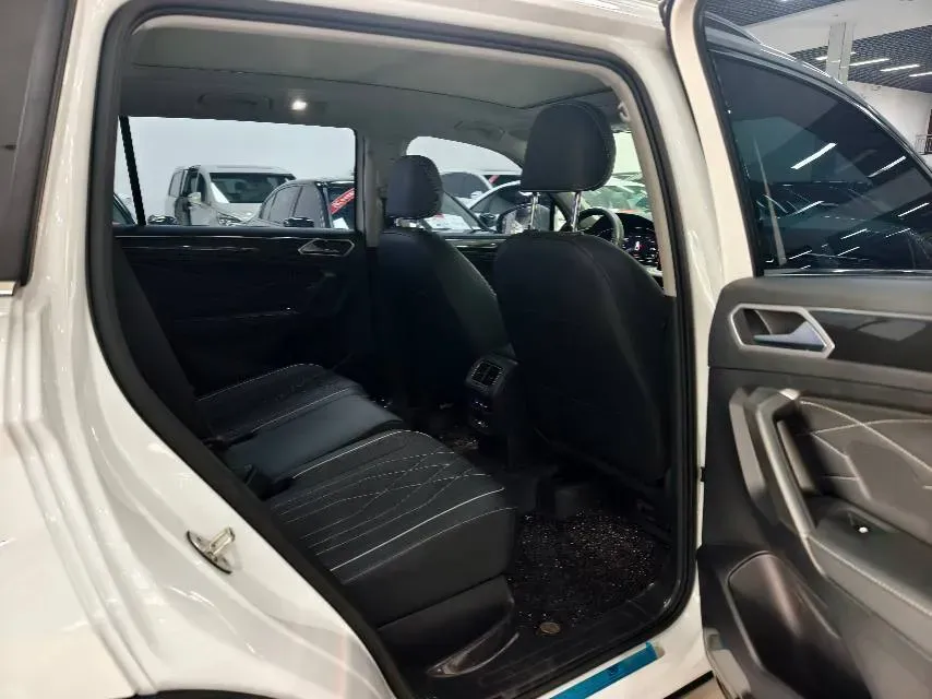 2023 Volkswagen Tiguan L 1.5T 160HP L4 7DCT,autocango,china used car exporter,china ev exporter,chinese used car exporter,chinese used ev exporter