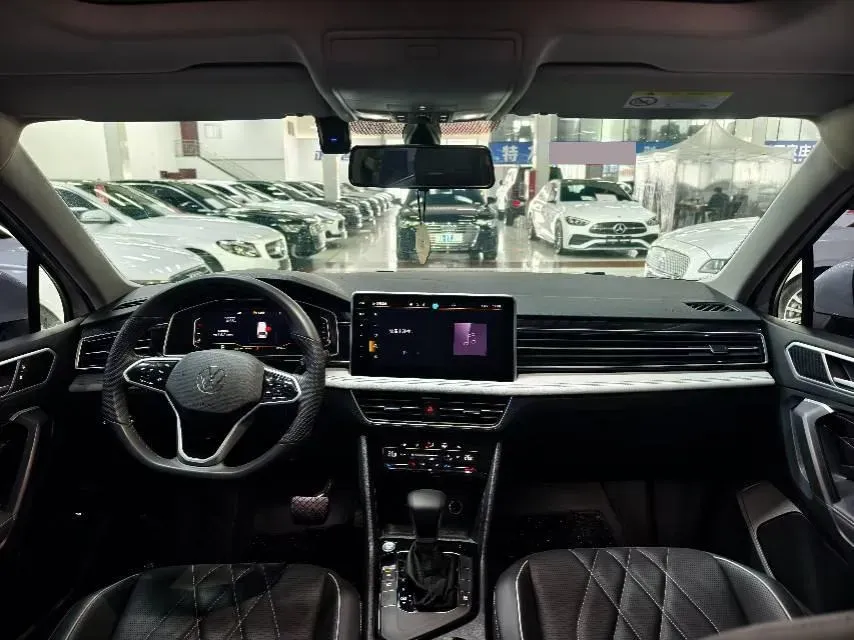 2023 Volkswagen Tiguan L 1.5T 160HP L4 7DCT,autocango,china used car exporter,china ev exporter,chinese used car exporter,chinese used ev exporter
