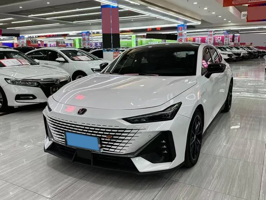 2022 ChangAn UNI-V 1.5T 188HP L4 7DCT,autocango,china used car exporter,china ev exporter,chinese used car exporter,chinese used ev exporter