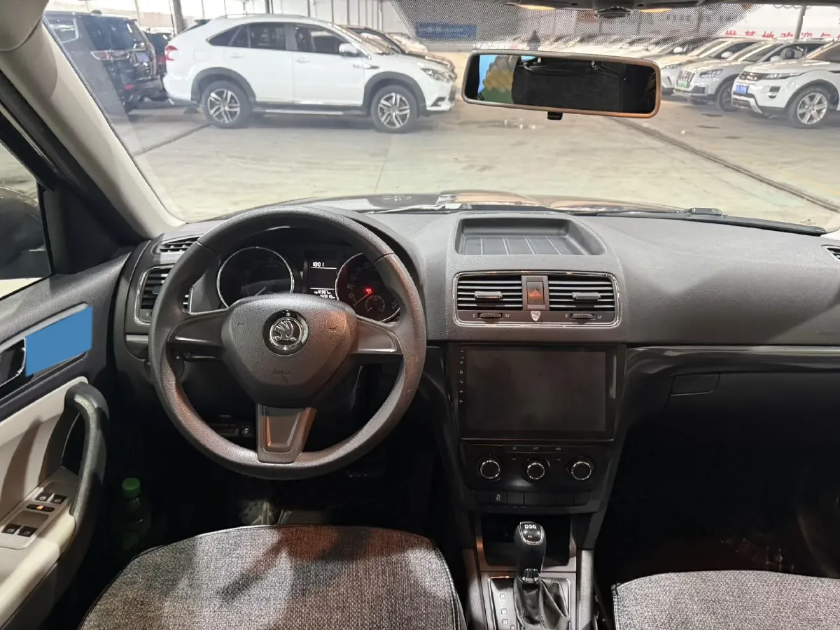 2017 Skoda Yeti 1.4T 150HP L4 7DCT,autocango,china used car exporter,china ev exporter,chinese used car exporter,chinese used ev exporter