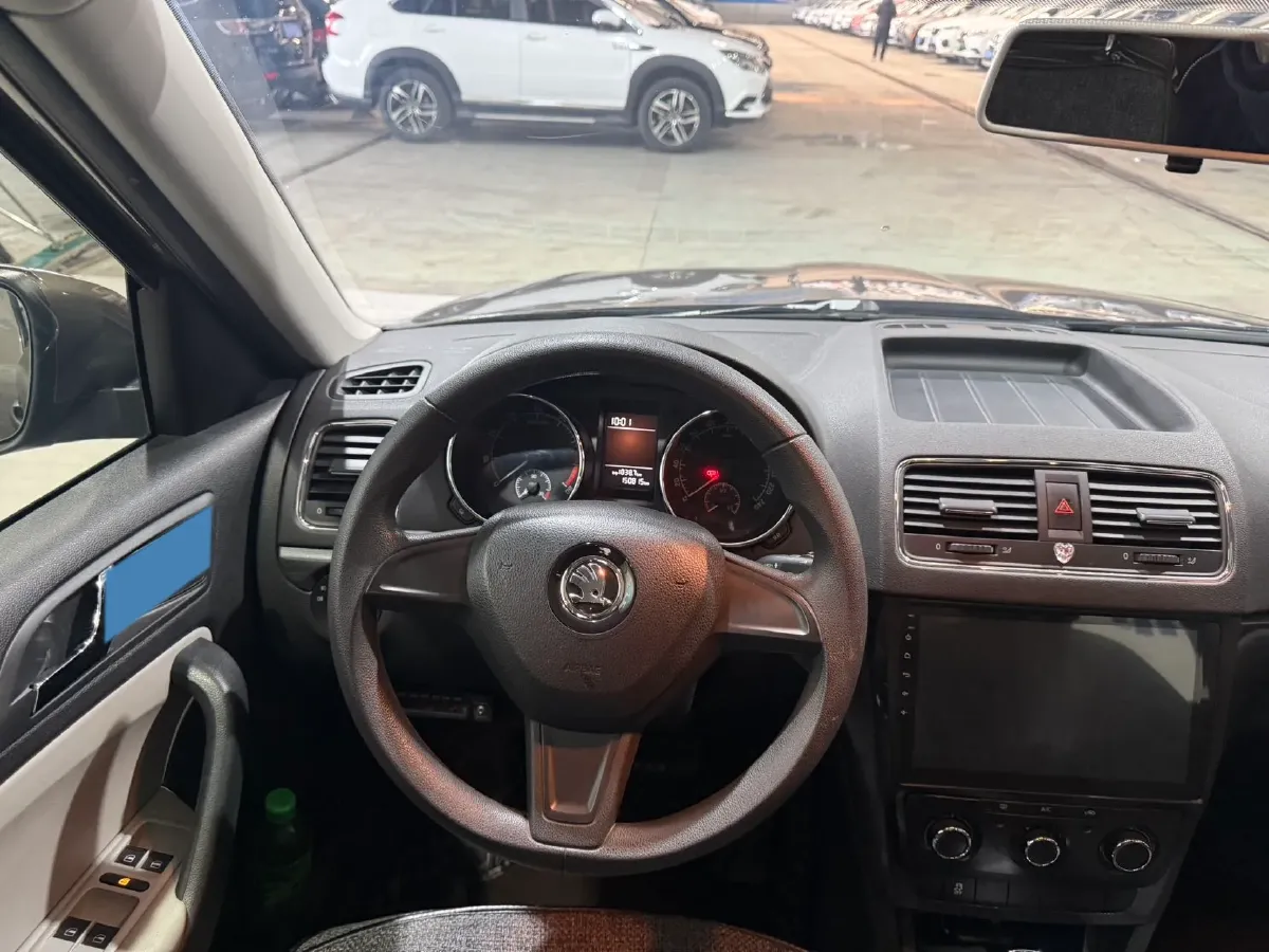 2017 Skoda Yeti 1.4T 150HP L4 7DCT,autocango,china used car exporter,china ev exporter,chinese used car exporter,chinese used ev exporter