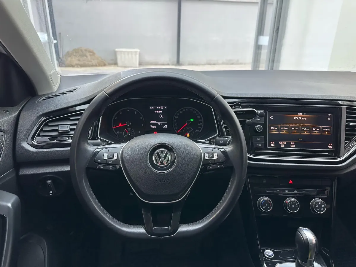 2019 Volkswagen T-Roc 1.4T 150HP L4 7DCT,autocango,china used car exporter,china ev exporter,chinese used car exporter,chinese used ev exporter