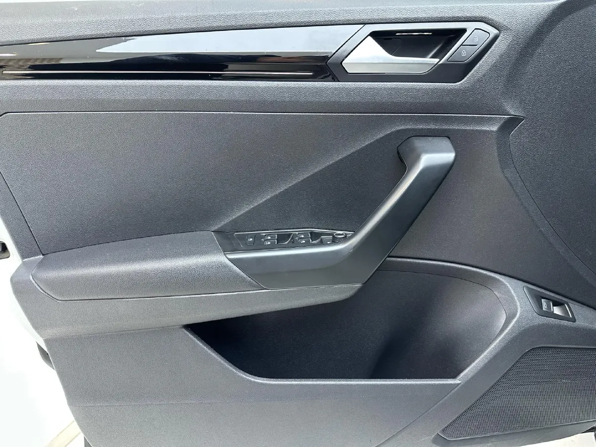 2019 Volkswagen T-Roc 1.4T 150HP L4 7DCT,autocango,china used car exporter,china ev exporter,chinese used car exporter,chinese used ev exporter