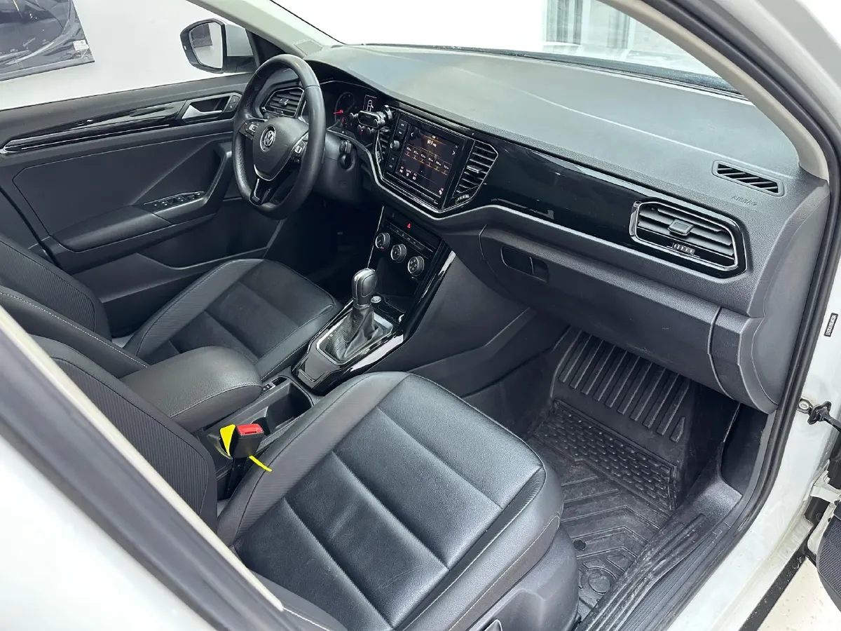 2019 Volkswagen T-Roc 1.4T 150HP L4 7DCT,autocango,china used car exporter,china ev exporter,chinese used car exporter,chinese used ev exporter