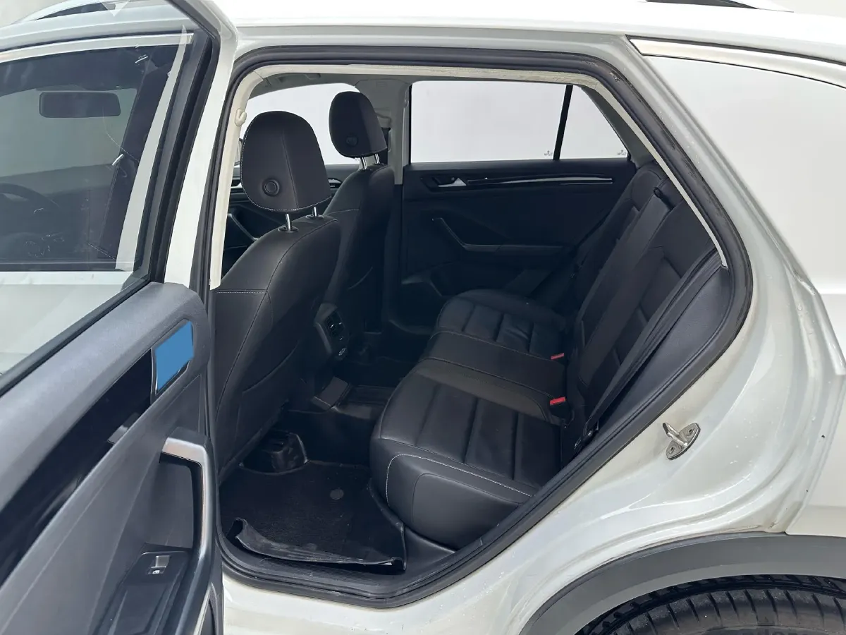 2019 Volkswagen T-Roc 1.4T 150HP L4 7DCT,autocango,china used car exporter,china ev exporter,chinese used car exporter,chinese used ev exporter