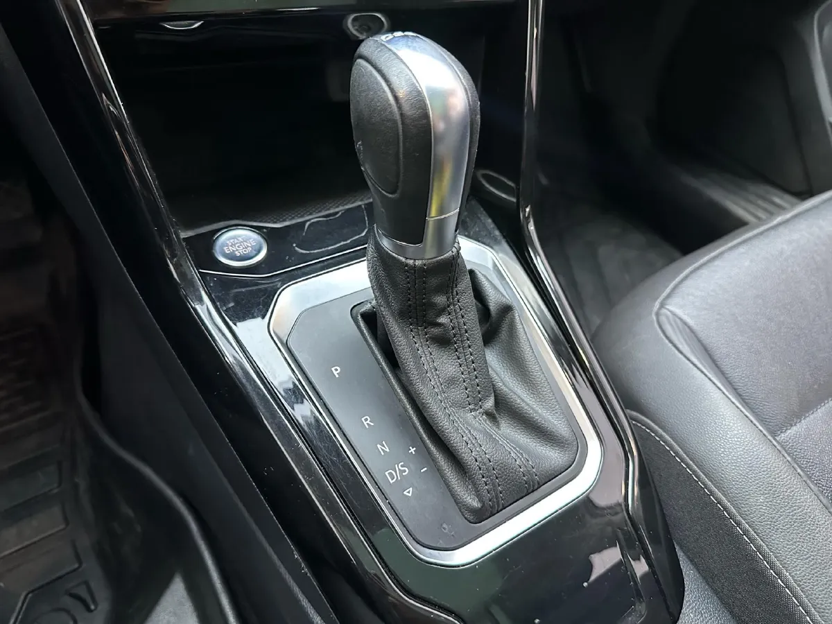 2019 Volkswagen T-Roc 1.4T 150HP L4 7DCT,autocango,china used car exporter,china ev exporter,chinese used car exporter,chinese used ev exporter