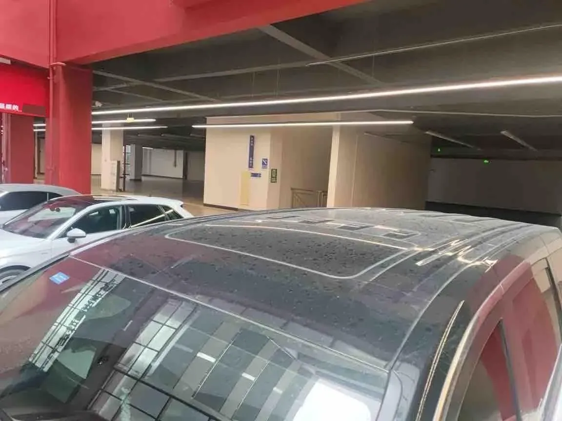 2022 Voyah Dream 1.5T 136HP L4 PHEV 25.57KWH,autocango,china used car exporter,china ev exporter,chinese used car exporter,chinese used ev exporter