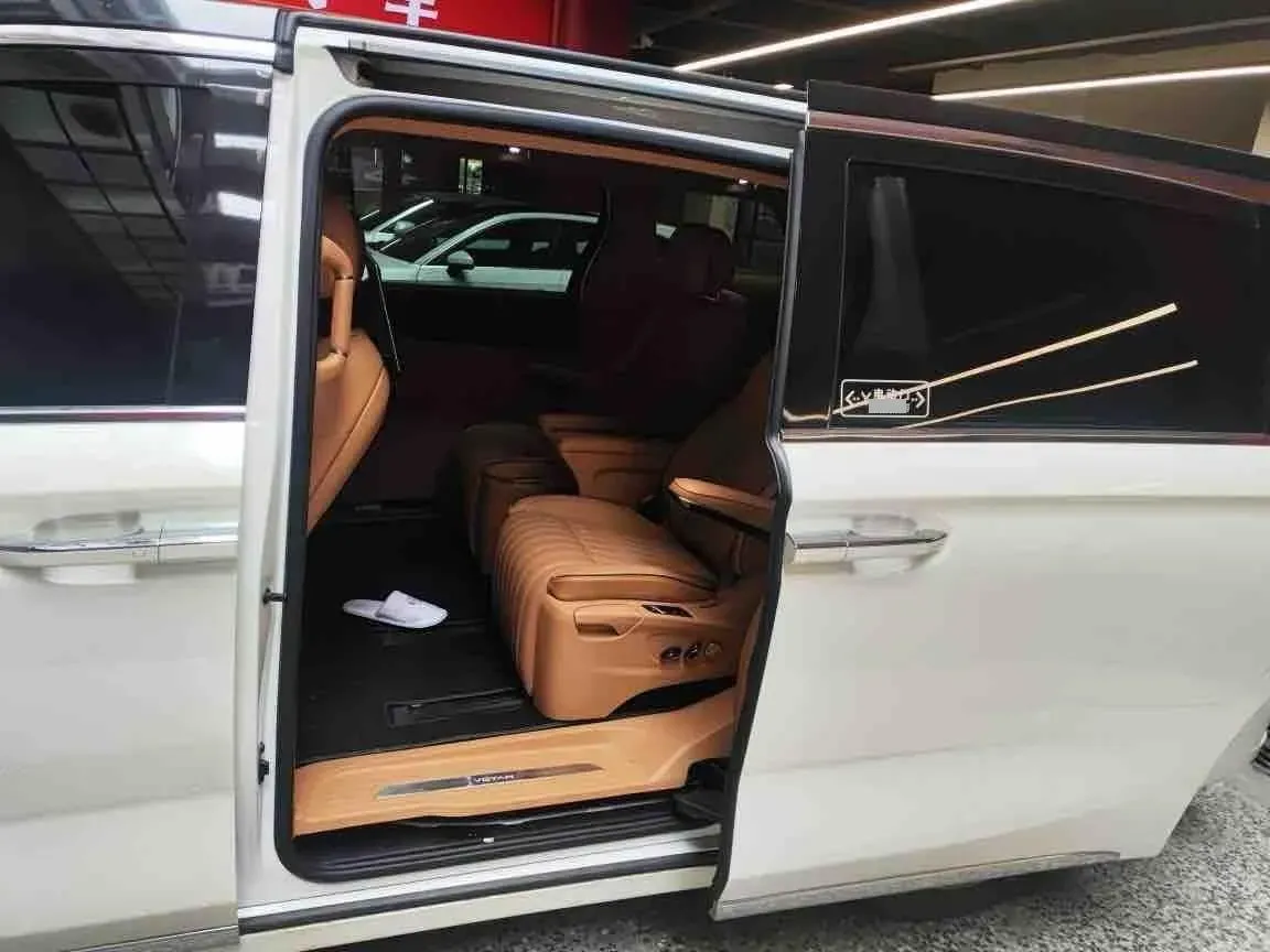 2022 Voyah Dream 1.5T 136HP L4 PHEV 25.57KWH,autocango,china used car exporter,china ev exporter,chinese used car exporter,chinese used ev exporter