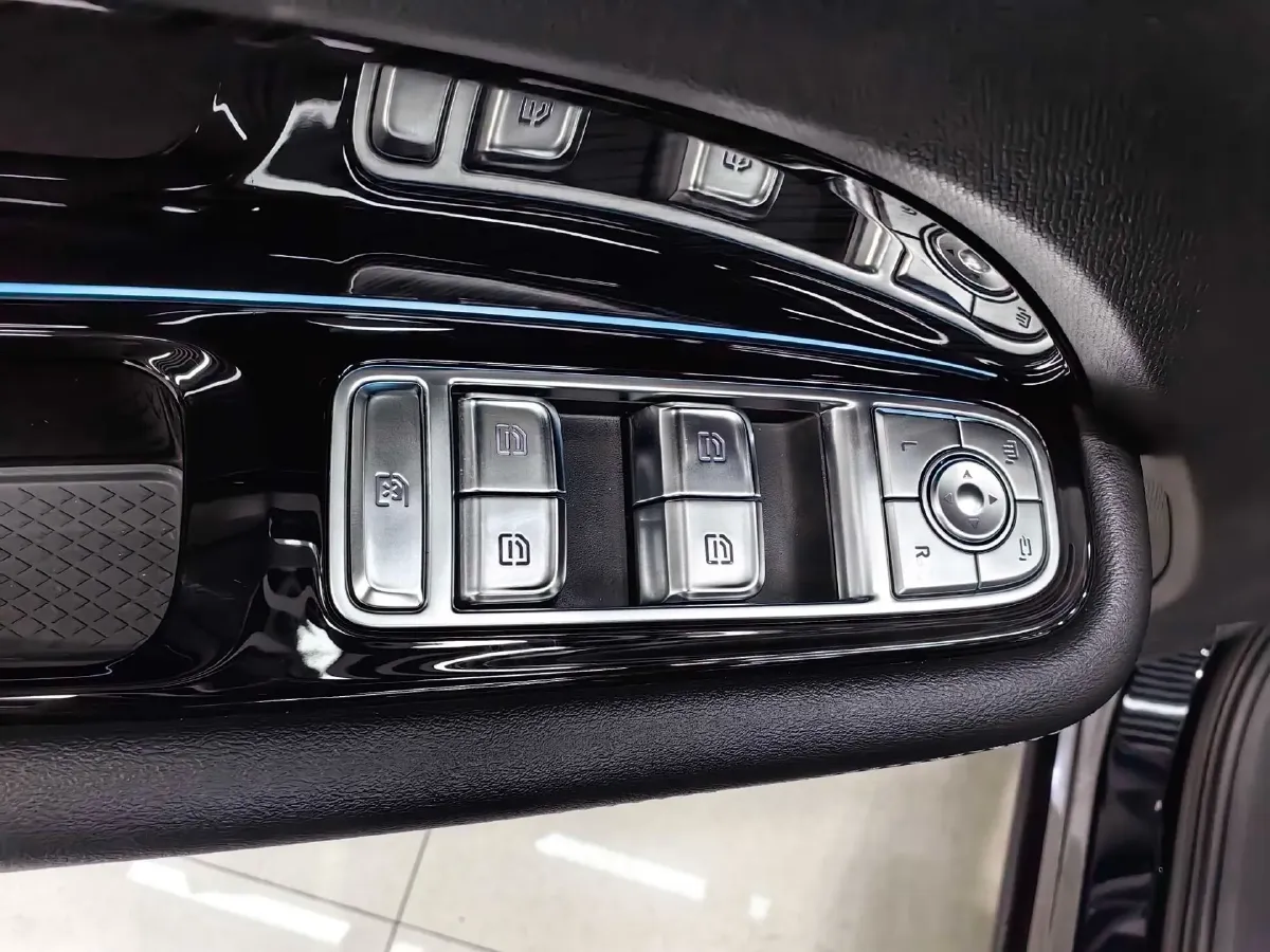 2024 HongQi HS3 1.5T 169HP L4 7DCT,autocango,china used car exporter,china ev exporter,chinese used car exporter,chinese used ev exporter