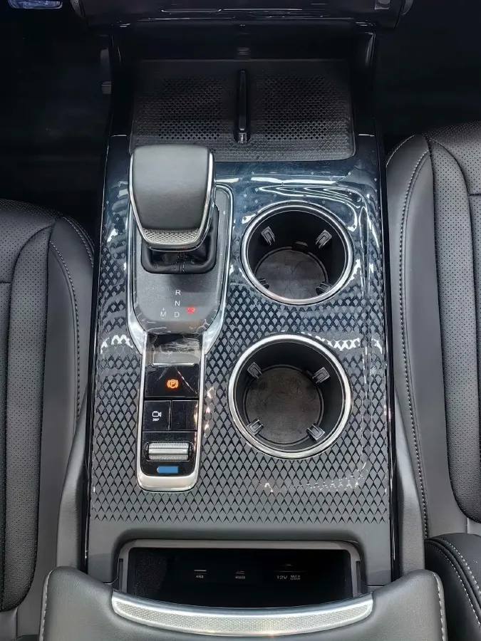 2024 HongQi HS3 1.5T 169HP L4 7DCT,autocango,china used car exporter,china ev exporter,chinese used car exporter,chinese used ev exporter