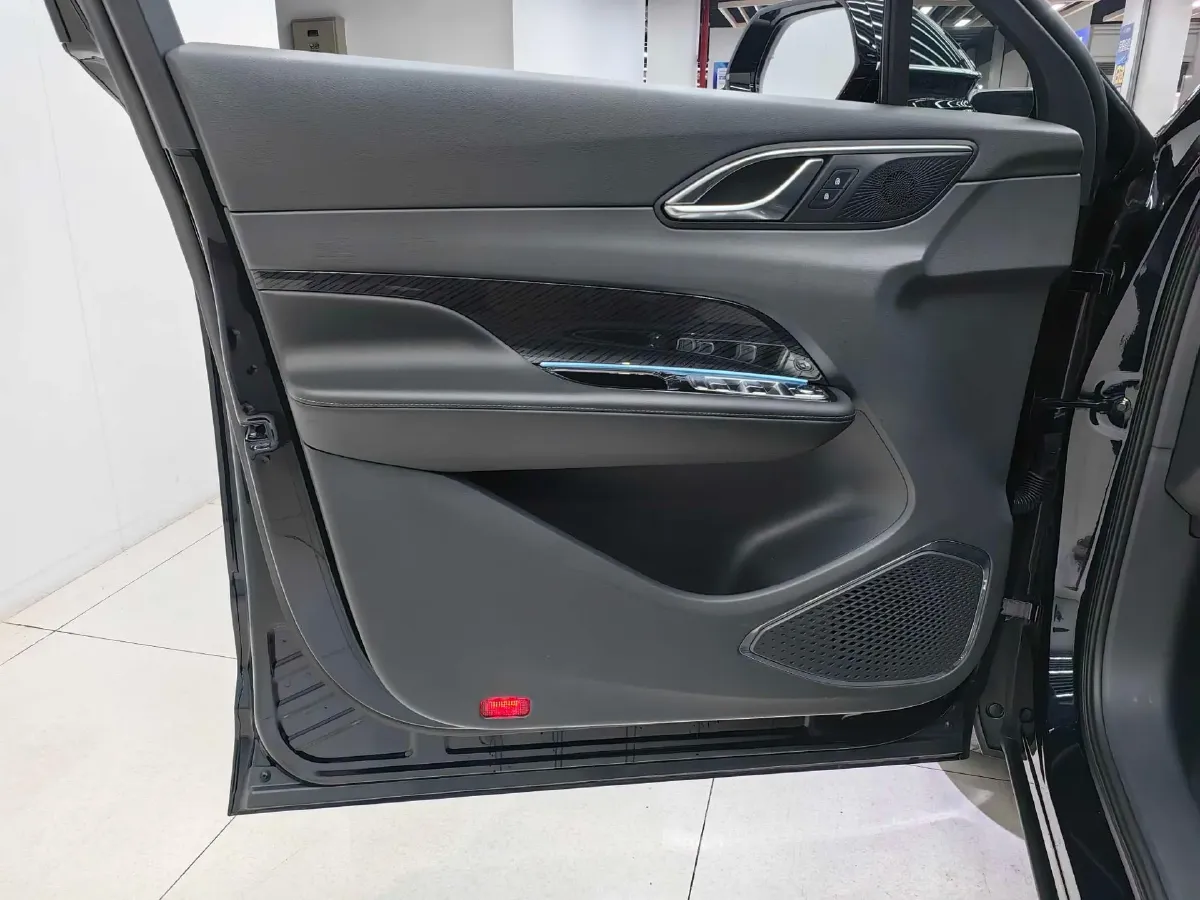 2024 HongQi HS3 1.5T 169HP L4 7DCT,autocango,china used car exporter,china ev exporter,chinese used car exporter,chinese used ev exporter