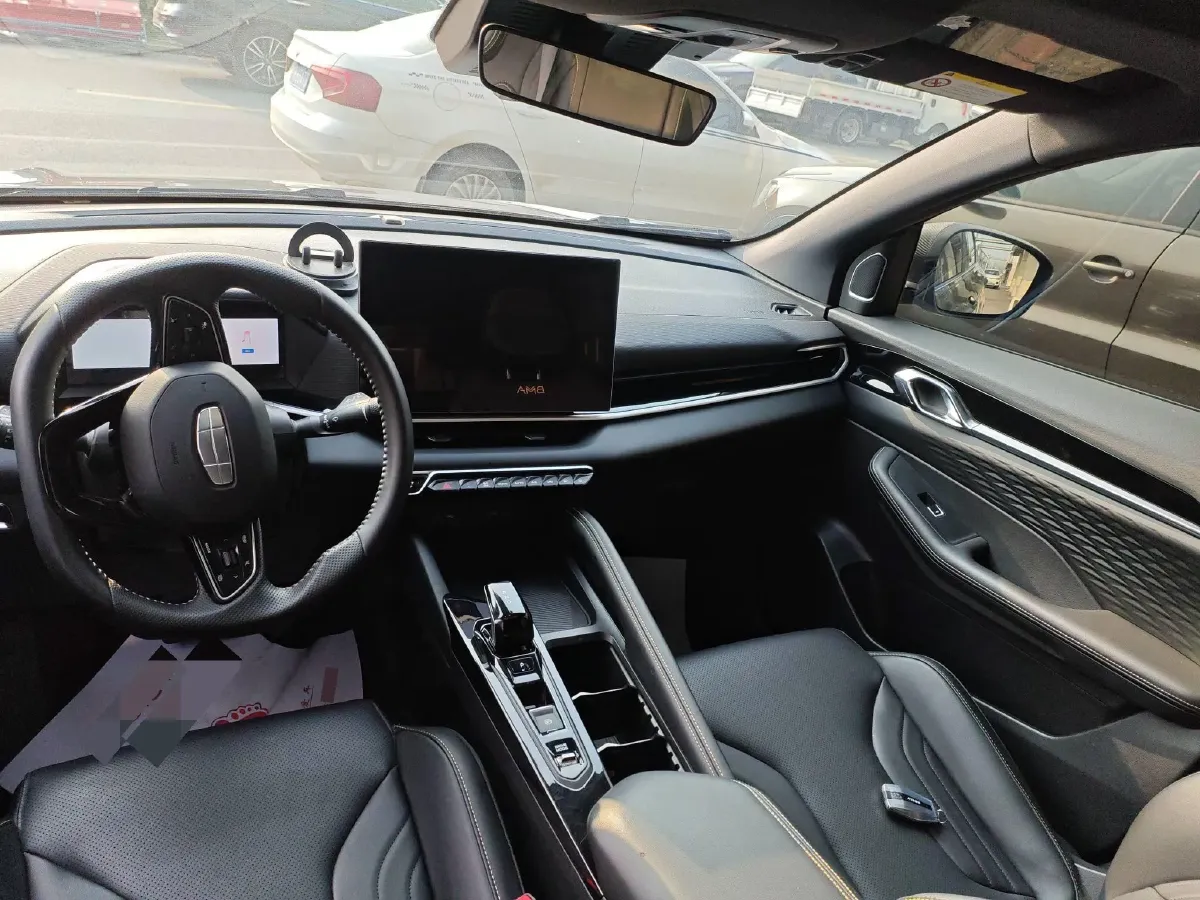 2025 Geely Coolray 1.5T 181HP L4 7DCT,autocango,china used car exporter,china ev exporter,chinese used car exporter,chinese used ev exporter