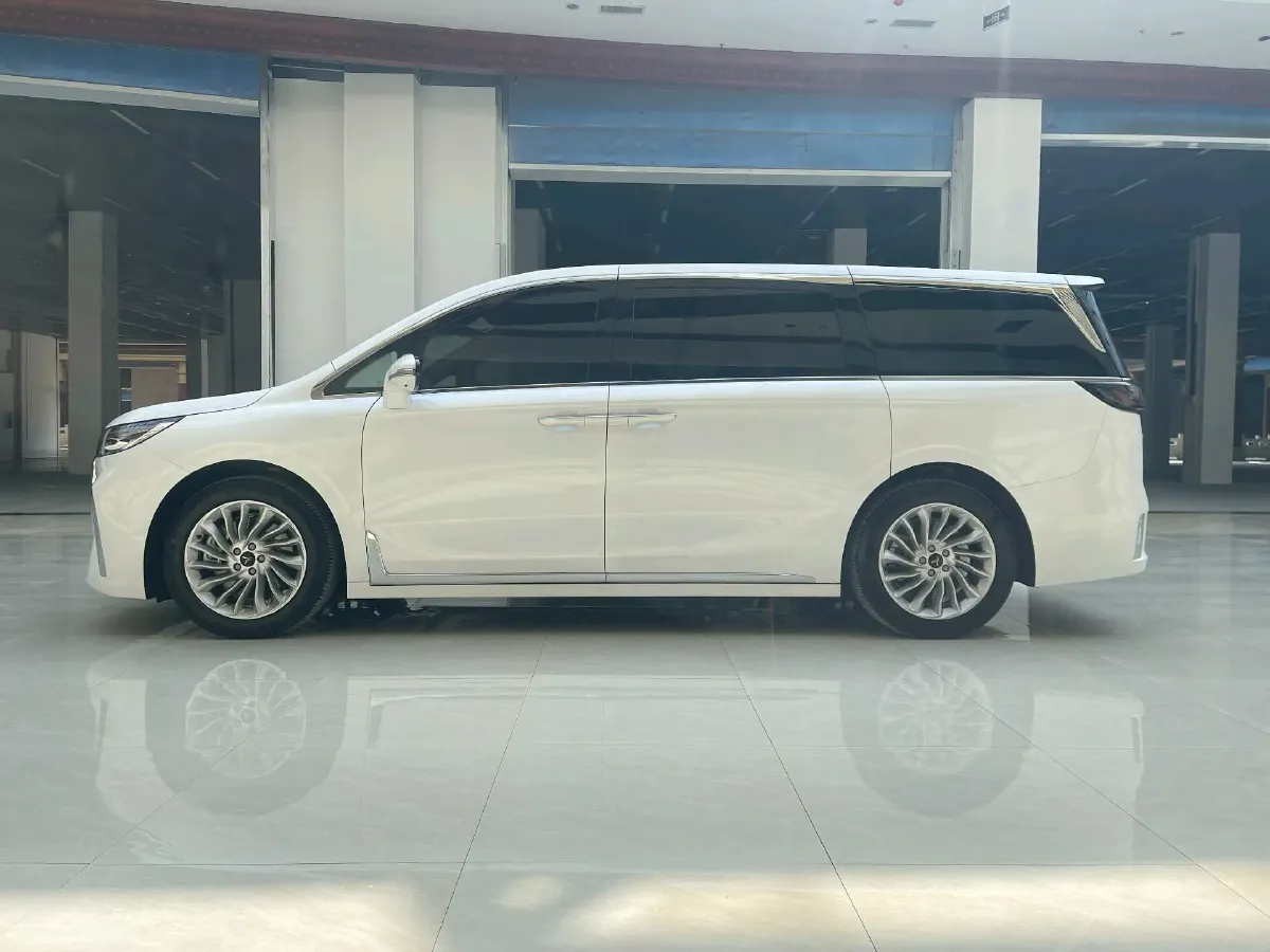 2022 Voyah Dream BEV 108.7KWH,autocango,china used car exporter,china ev exporter,chinese used car exporter,chinese used ev exporter