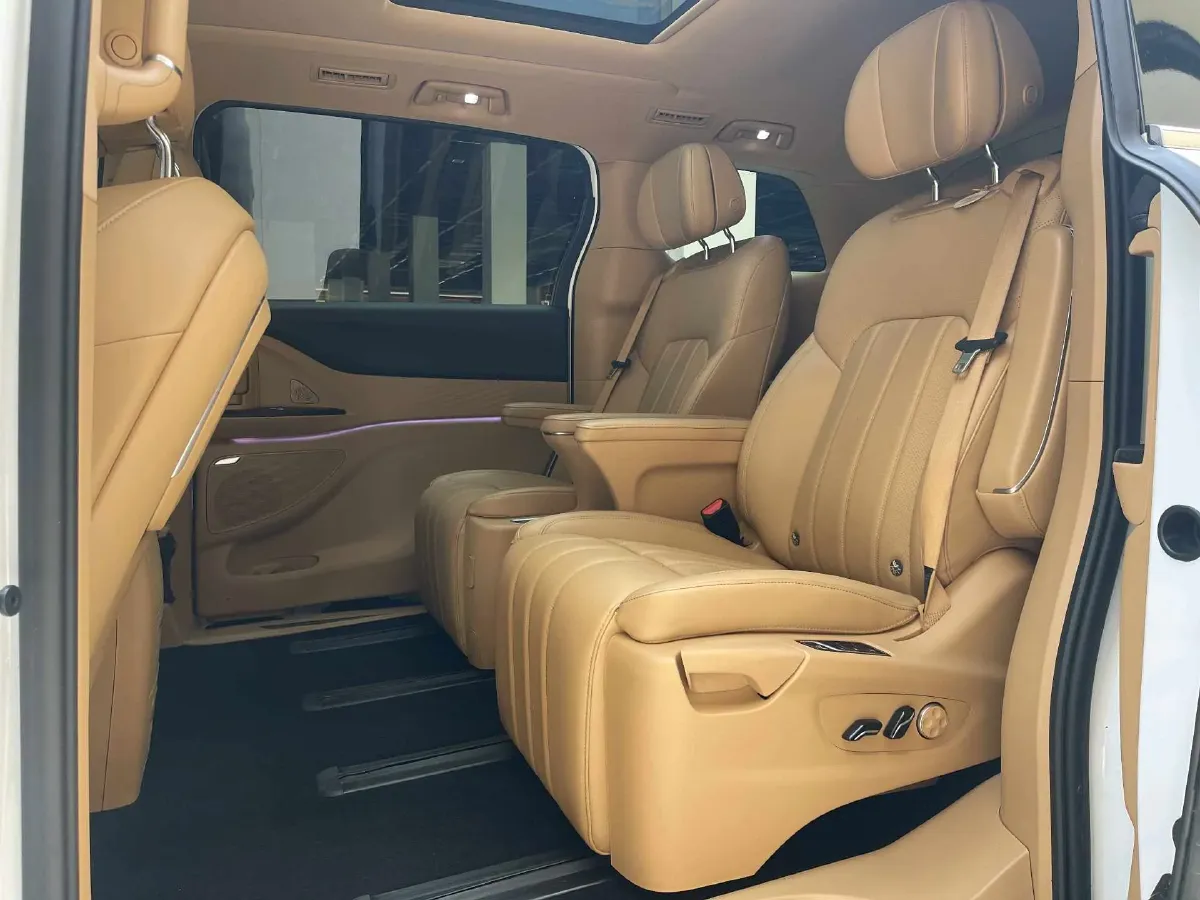 2022 Voyah Dream BEV 108.7KWH,autocango,china used car exporter,china ev exporter,chinese used car exporter,chinese used ev exporter