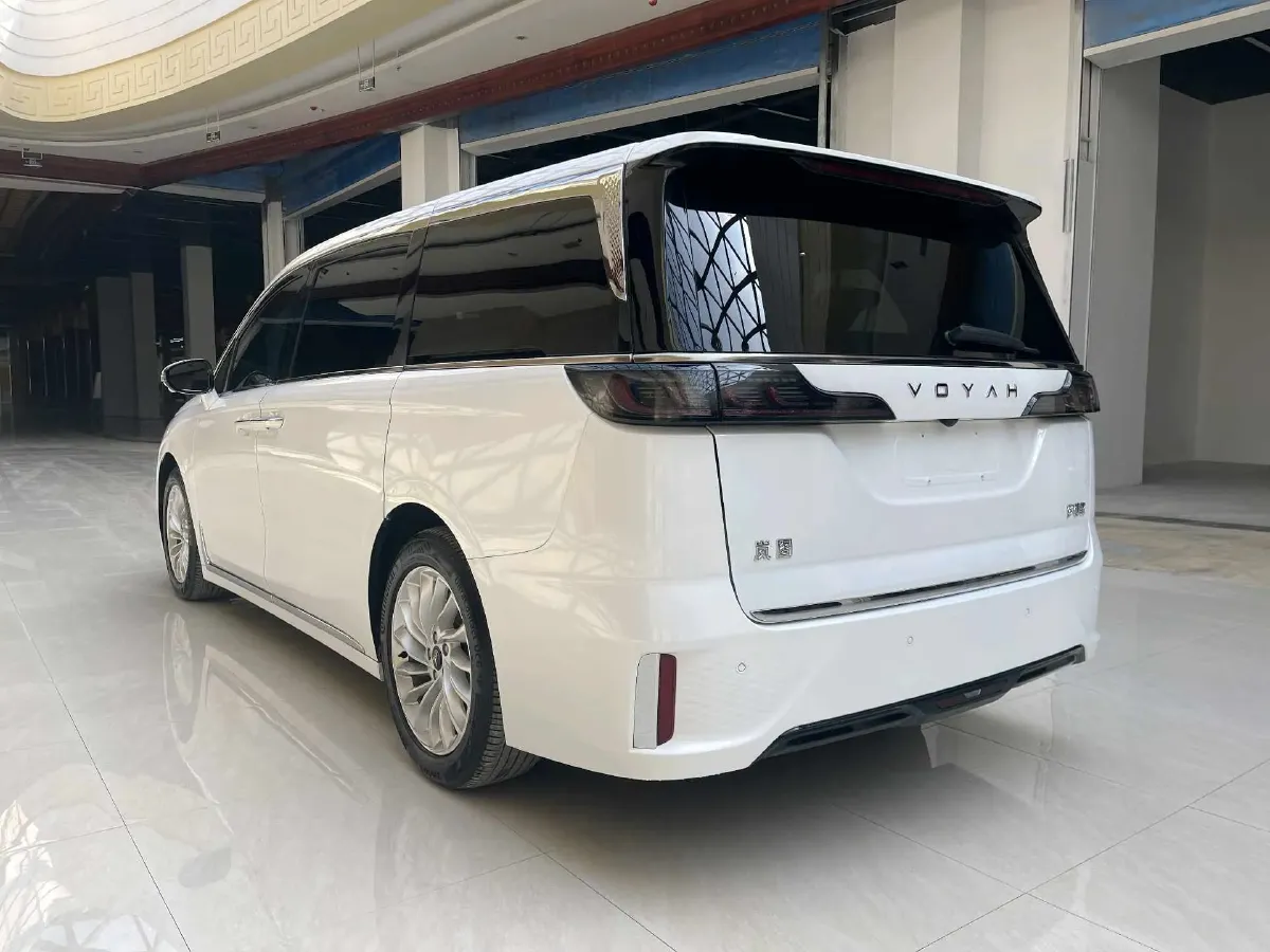 2022 Voyah Dream BEV 108.7KWH,autocango,china used car exporter,china ev exporter,chinese used car exporter,chinese used ev exporter