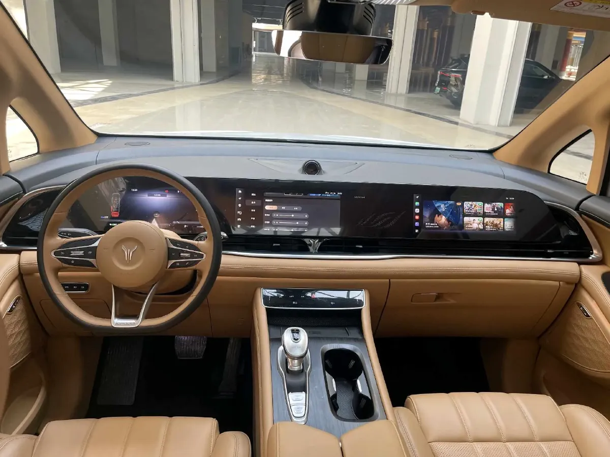 2022 Voyah Dream BEV 108.7KWH,autocango,china used car exporter,china ev exporter,chinese used car exporter,chinese used ev exporter