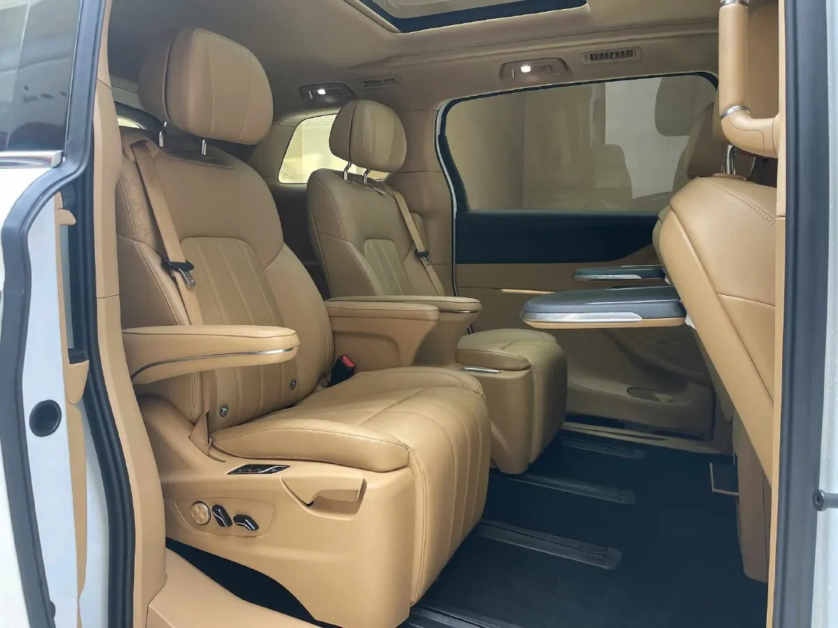 2022 Voyah Dream BEV 108.7KWH,autocango,china used car exporter,china ev exporter,chinese used car exporter,chinese used ev exporter