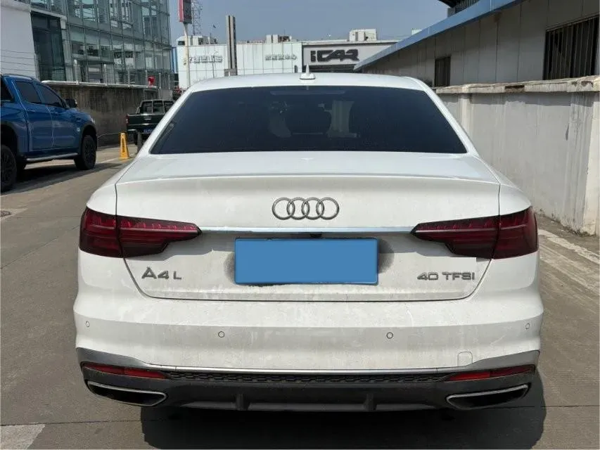 2022 Audi A4L 2.0T 190HP L4 7DCT,autocango,china used car exporter,china ev exporter,chinese used car exporter,chinese used ev exporter