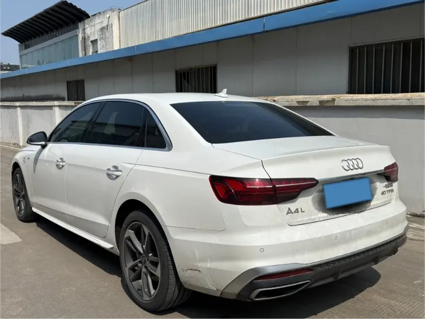 2022 Audi A4L 2.0T 190HP L4 7DCT,autocango,china used car exporter,china ev exporter,chinese used car exporter,chinese used ev exporter
