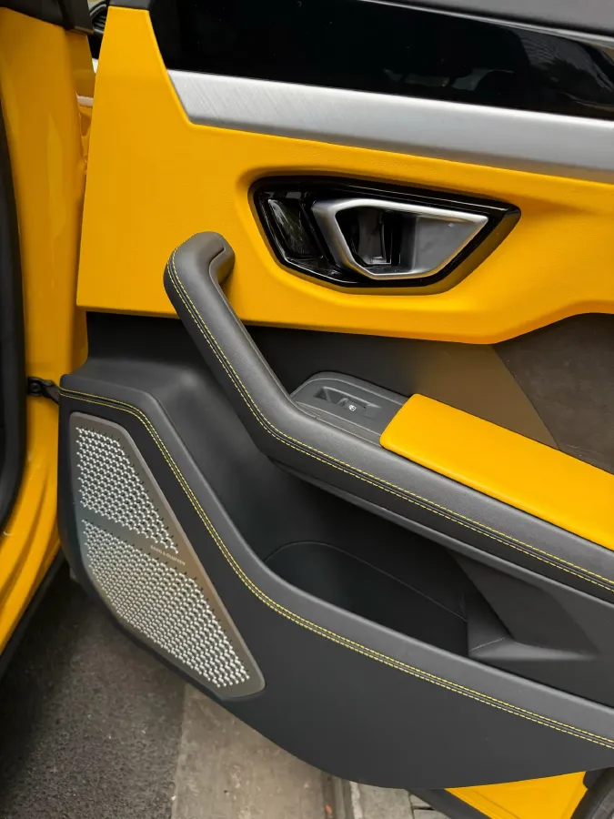 2021 Lamborghini Urus 4.0T 641HP V8 8AT,autocango,china used car exporter,china ev exporter,chinese used car exporter,chinese used ev exporter