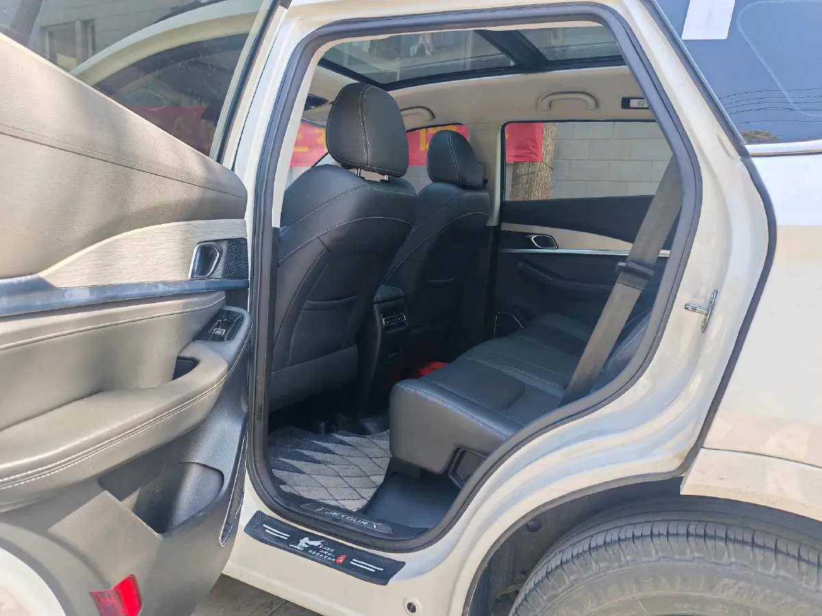 2020 Jetour X70 1.5T 156HP L4 6DCT,autocango,china used car exporter,china ev exporter,chinese used car exporter,chinese used ev exporter