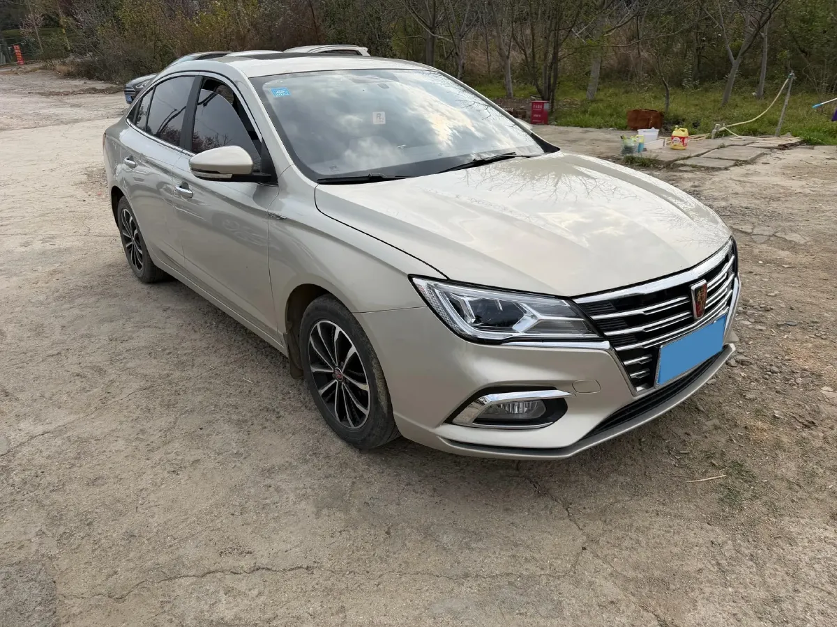 2020 Roewe i5 1.5L 120HP L4 5MT,autocango,china used car exporter,china ev exporter,chinese used car exporter,chinese used ev exporter