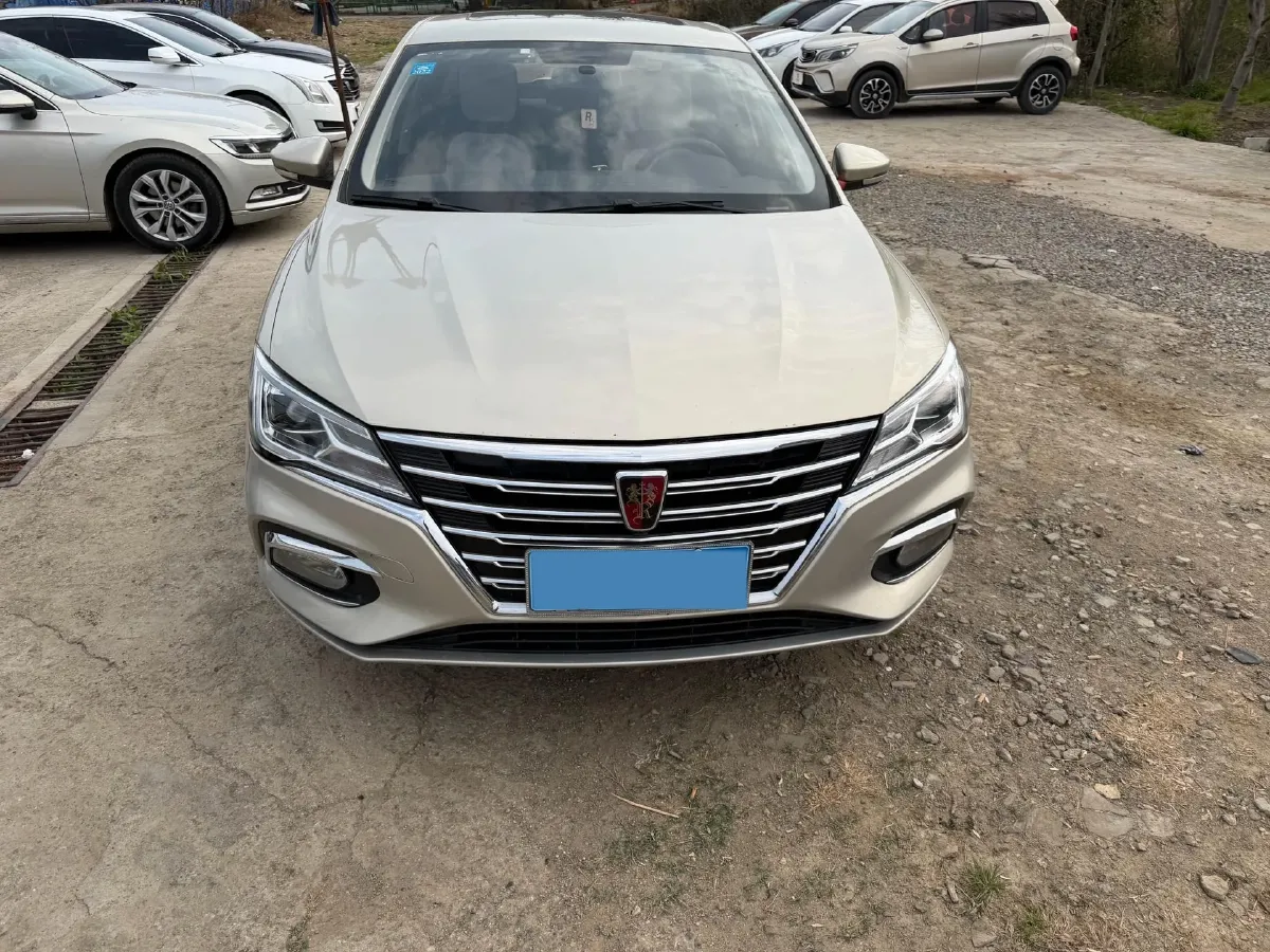 2020 Roewe i5 1.5L 120HP L4 5MT,autocango,china used car exporter,china ev exporter,chinese used car exporter,chinese used ev exporter