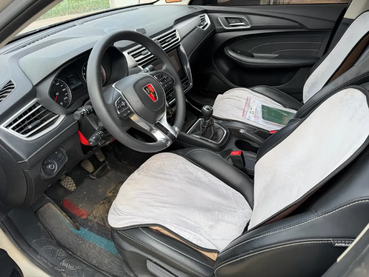 2020 Roewe i5 1.5L 120HP L4 5MT,autocango,china used car exporter,china ev exporter,chinese used car exporter,chinese used ev exporter