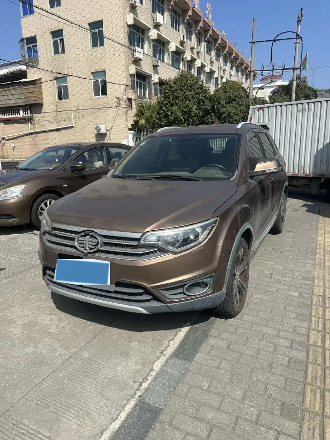 2017 FAW Senia R7 1.6L 116HP L4 6AT,autocango,china used car exporter,china ev exporter,chinese used car exporter,chinese used ev exporter