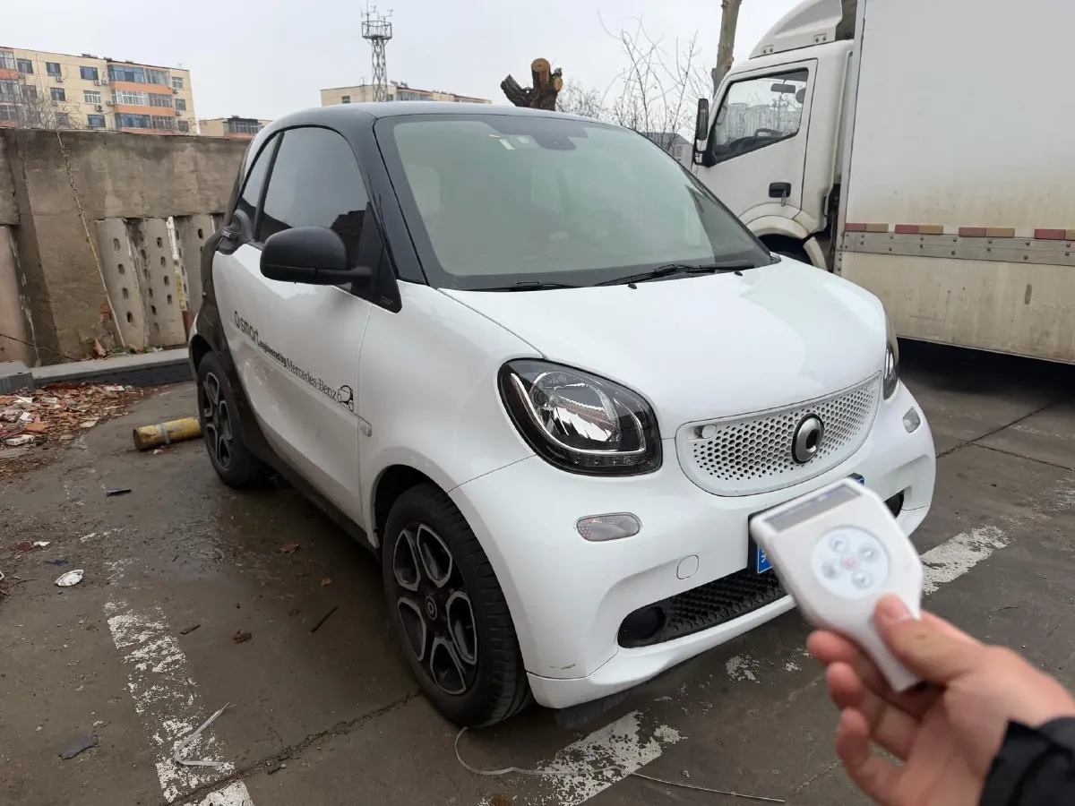 2019 Smart smart fortwo 0.9T 90HP L3 6DCT,autocango,china used car exporter,china ev exporter,chinese used car exporter,chinese used ev exporter