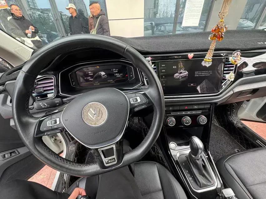 2022 Volkswagen T-Roc 1.4T 150HP L4 7DCT,autocango,china used car exporter,china ev exporter,chinese used car exporter,chinese used ev exporter